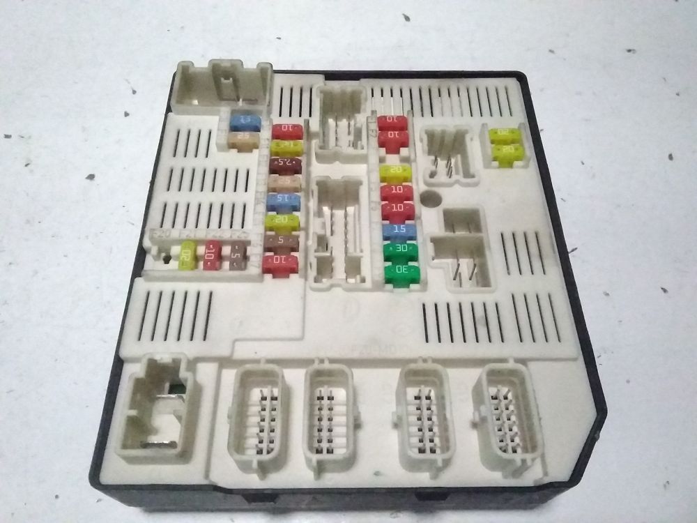 PLATINE FUSIBLE AV Renault Megane 3 Coupe 243880001R R116155 EUR 75,00