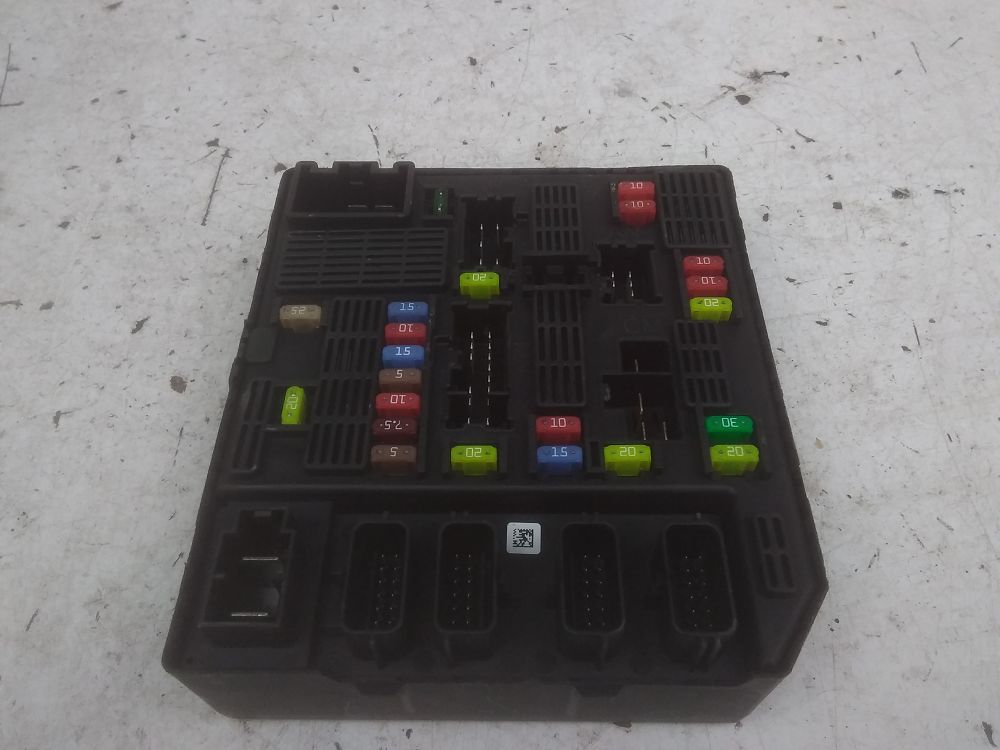 PLATINE FUSIBLE AV Renault Scenic 3 R120773 EUR 75,00 PicClick FR