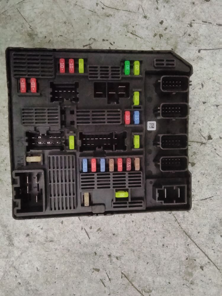 PLATINE FUSIBLE AV Renault Scenic 3 R121463 EUR 75,00 PicClick FR