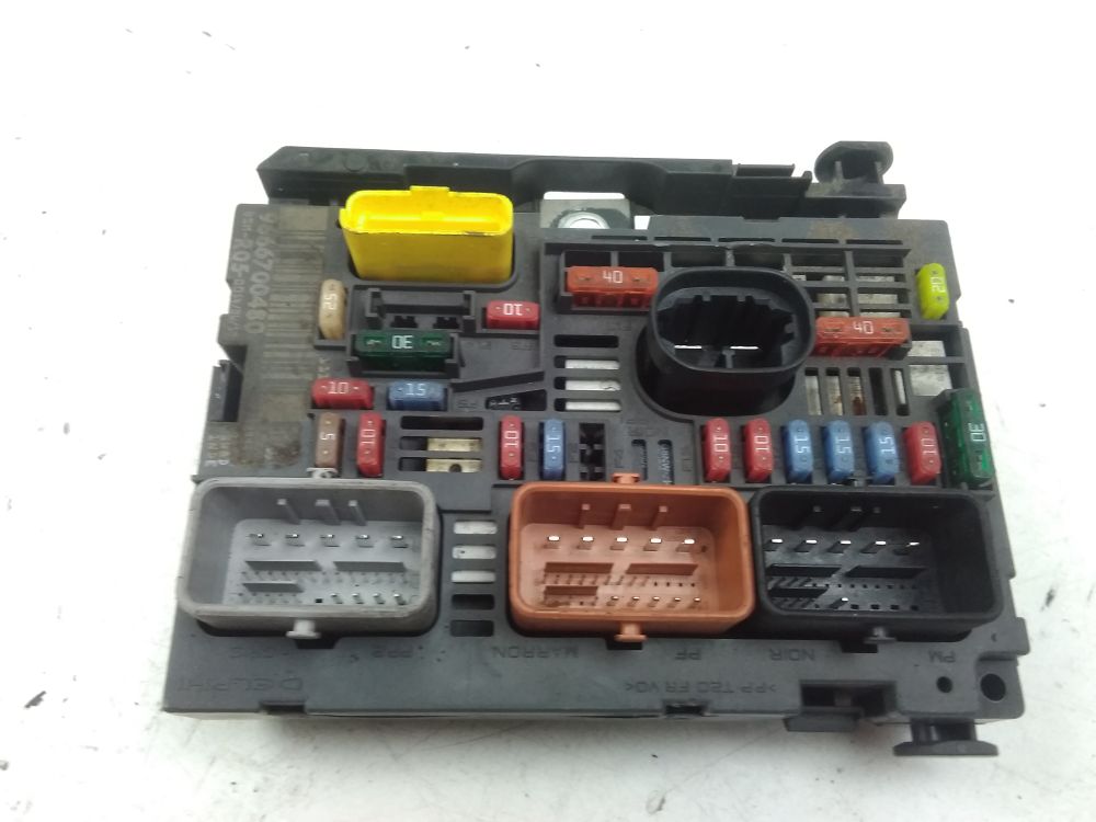 PLATINE FUSIBLE AV PEUGEOT 308 - 1 SW phase 1 R:124482 EUR 85,00