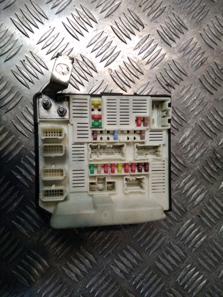 PLATINE FUSIBLE AV Renault Kangoo 2 Phase 1 8200356340 R130691 EUR 93,00 PicClick FR PLATINE FUSIBLE AV Renault Kangoo 2 Phase 1 8200356340 R130691 EUR 93,00 PicClick FR