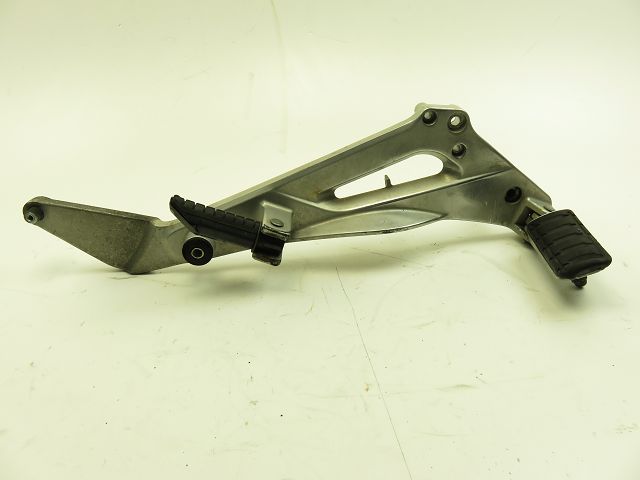 PLATINE AVANT DROITE