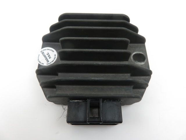 REGULATEUR DE TENSION