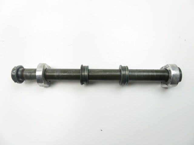 AXE DE ROUE ARRIERE