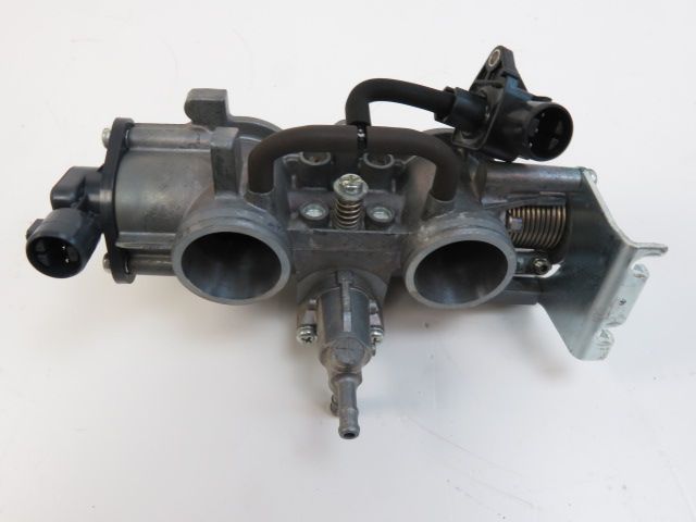 Corps d'injection droit