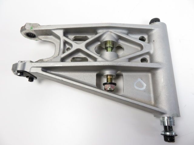 Triangle de suspension avant droit