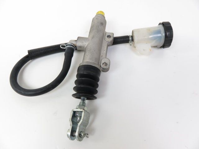 MAITRE CYLINDRE FREIN AR COMPLET