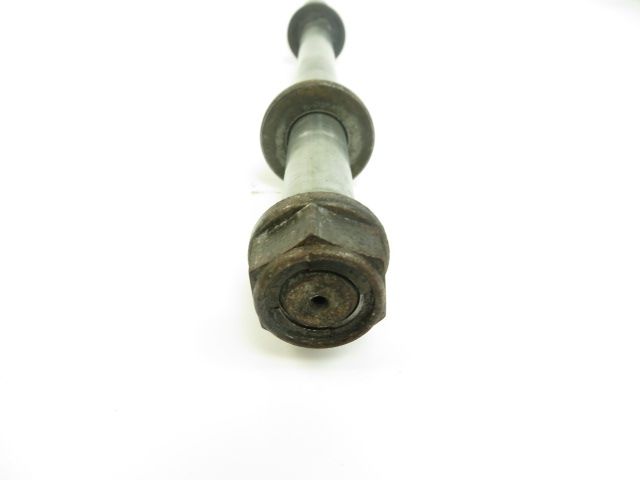 AXE DE ROUE ARRIERE
