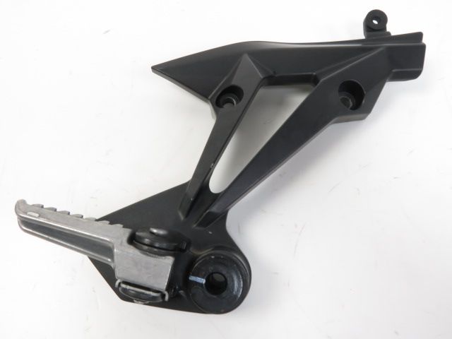 PLATINE ET REPOSE PIEDS ARRIERE DROIT