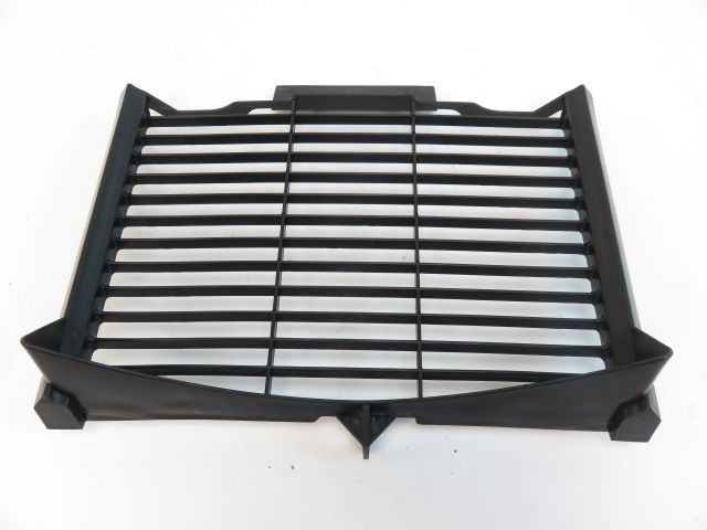 GRILLE DE RADIATEUR