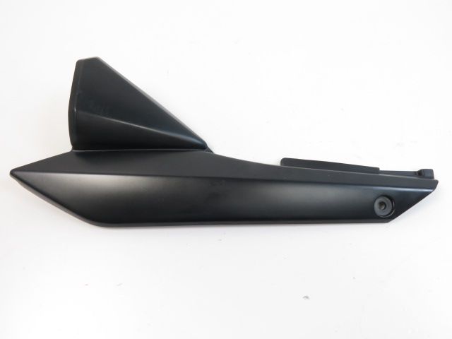 CACHE LATERAL GAUCHE