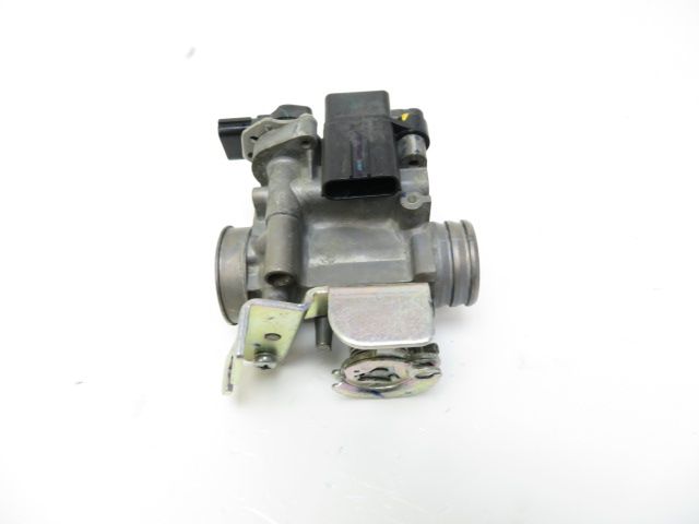 Corps d'injection droit