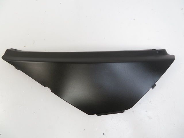 CACHE LATERAL DROIT