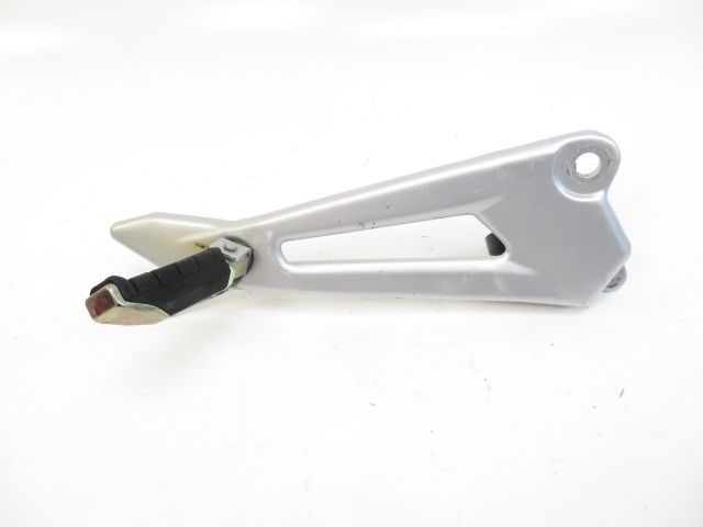 PLATINE ET REPOSE PIEDS ARRIERE DROIT