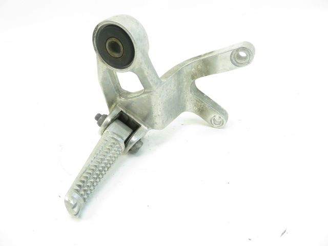 PLATINE ET REPOSE PIEDS ARRIERE DROIT