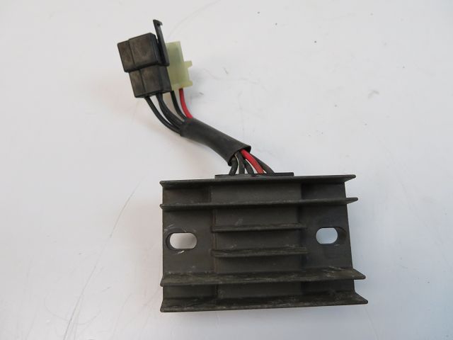 REGULATEUR DE TENSION