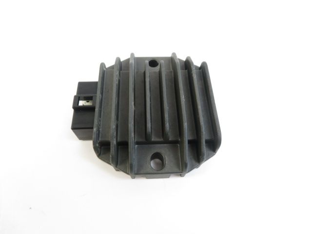 REGULATEUR DE TENSION