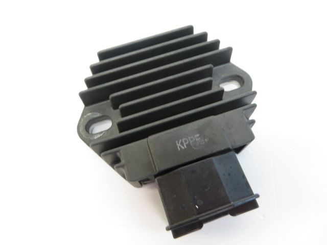 REGULATEUR DE TENSION