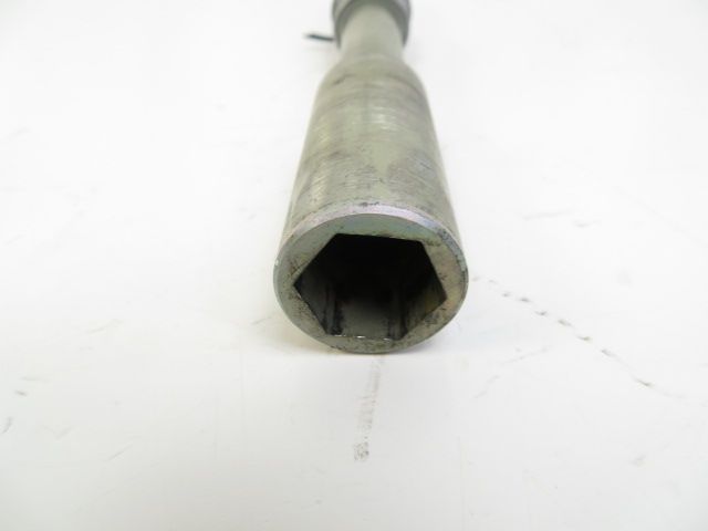 AXE DE ROUE AVANT
