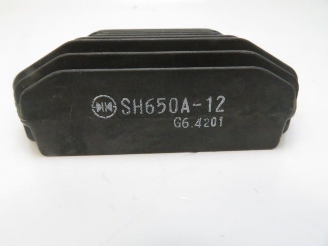 REGULATEUR DE TENSION