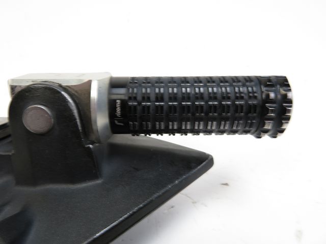 PLATINE ET REPOSE PIEDS ARRIERE DROIT