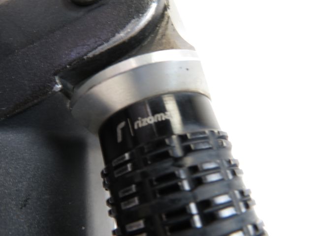 PLATINE ET REPOSE PIEDS ARRIERE DROIT