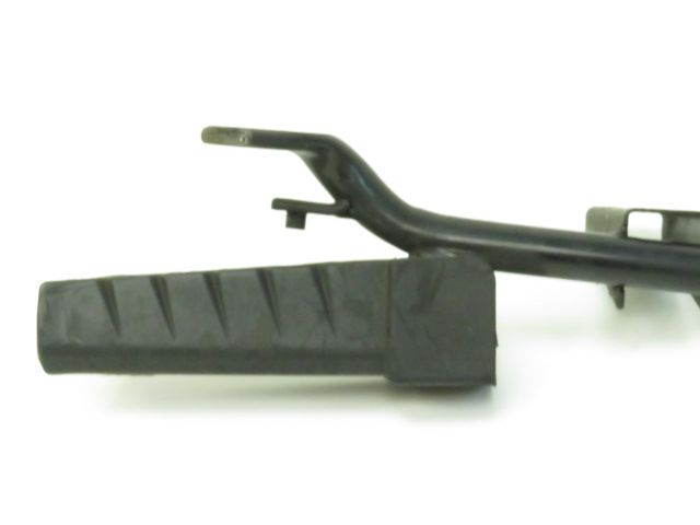 PLATINE ET REPOSE PIEDS ARRIERE DROIT