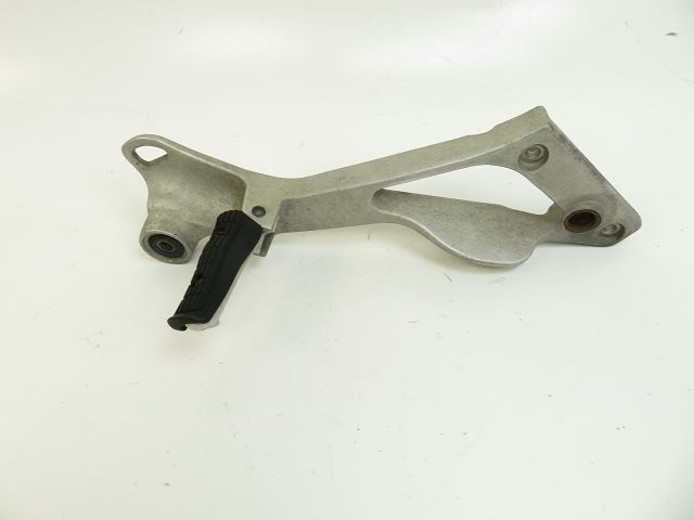 PLATINE ET REPOSE PIEDS ARRIERE DROIT