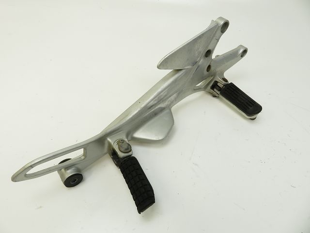 PLATINE AVANT DROITE