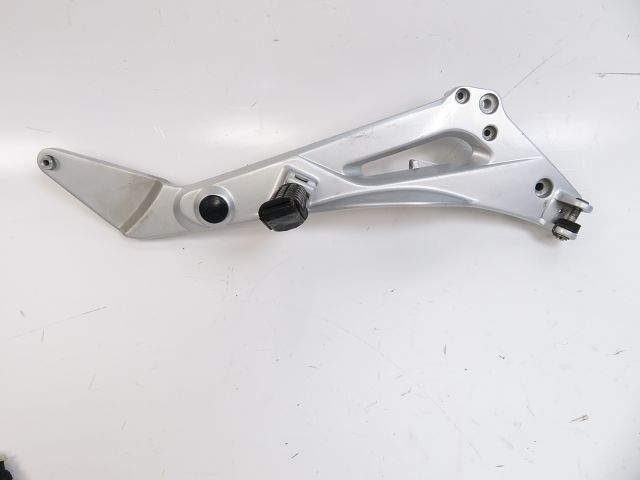 PLATINE AVANT DROITE