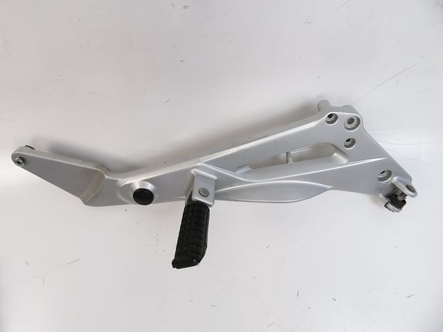 PLATINE AVANT DROITE