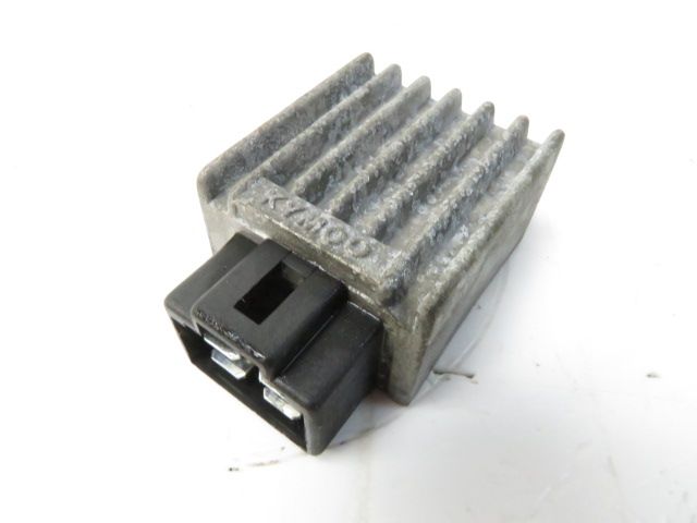 REGULATEUR DE TENSION