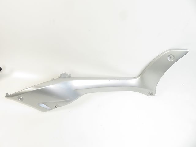 CACHE LATERAL DROIT