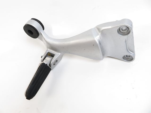 PLATINE ET REPOSE PIEDS ARRIERE DROIT