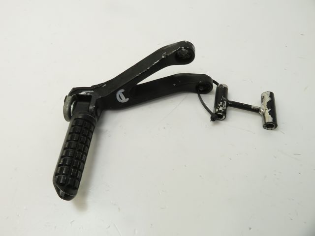 Repose pieds arriere droit