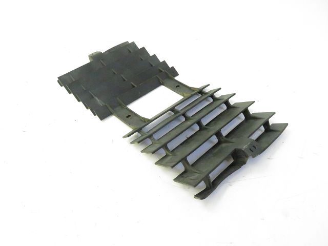 GRILLE DE RADIATEUR