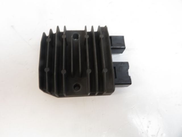 REGULATEUR DE TENSION