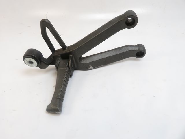 PLATINE ET REPOSE PIEDS ARRIERE DROIT