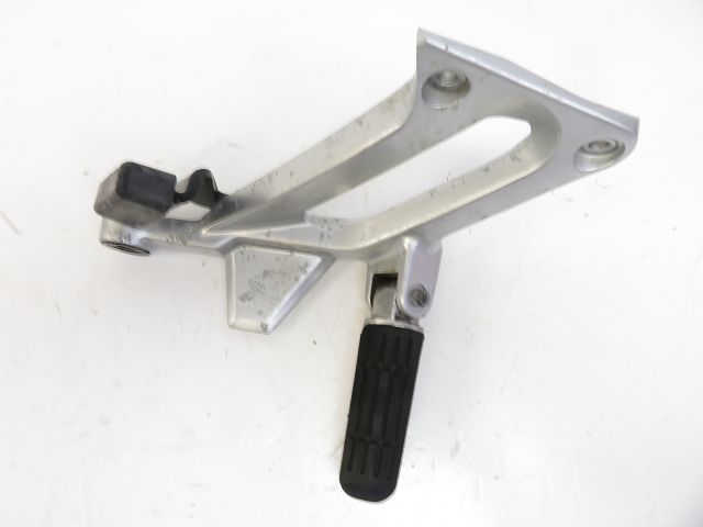 PLATINE ET REPOSE PIEDS ARRIERE DROIT