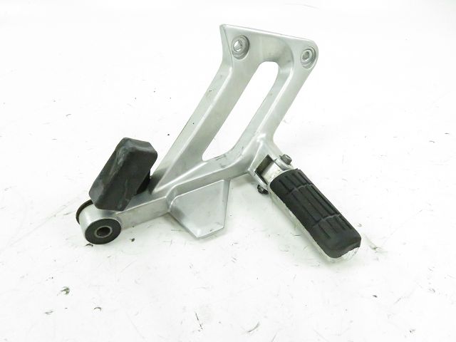 PLATINE ET REPOSE PIEDS ARRIERE DROIT