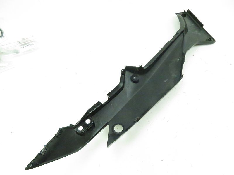 CARENAGE ARRIERE GAUCHE