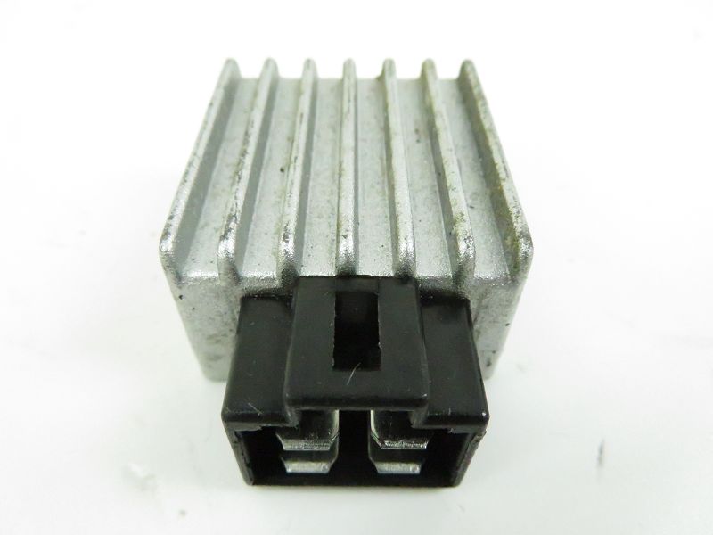 REGULATEUR DE TENSION