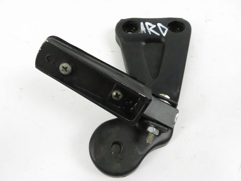 Platine et repose pieds arriere droit