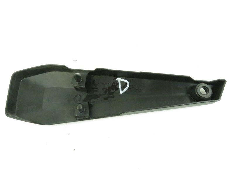 CACHE LATERAL DROIT