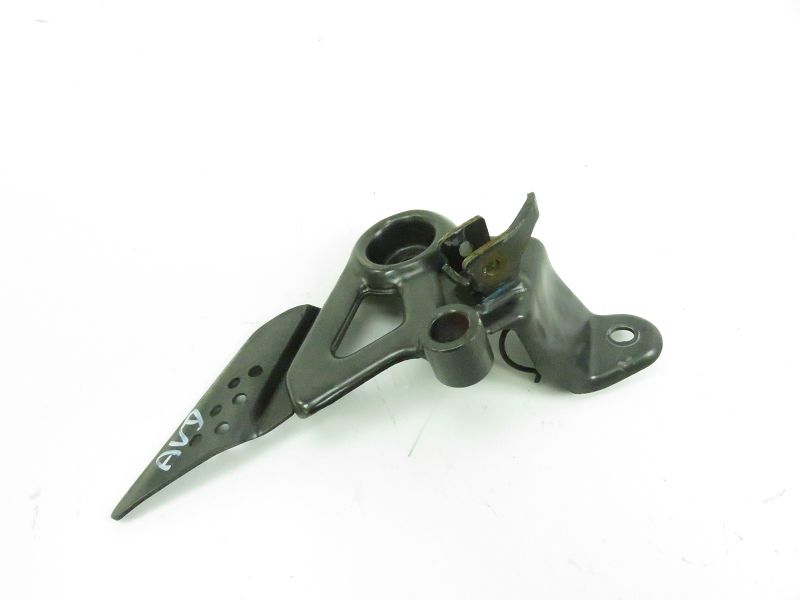 PLATINE AVANT DROITE