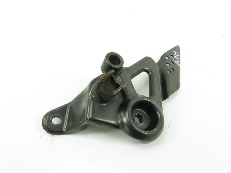 PLATINE AVANT DROITE