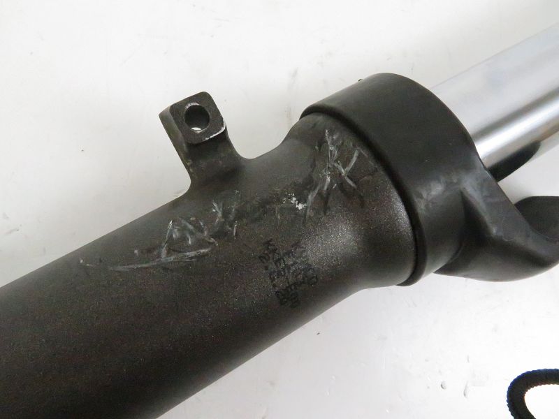 TUBE DE FOURCHE GAUCHE