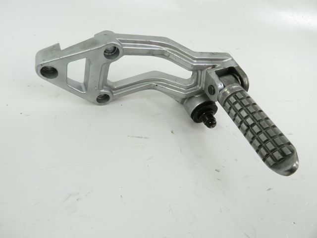 Platine et repose pieds arriere gauche