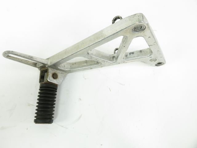 PLATINE ET REPOSE PIEDS ARRIERE DROIT