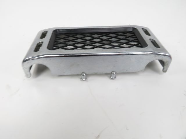 GRILLE DE RADIATEUR